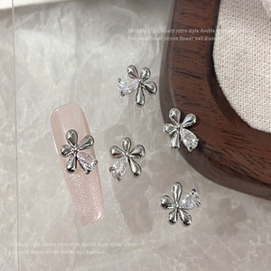 Adornos de Uñas 3D con Flores Plateadas Electrochapadas, Diamantes Grandes de Cinco Pétalos, Zirconia, Joyería, Accesorio para Uso Diario 2025 - Product Image 5