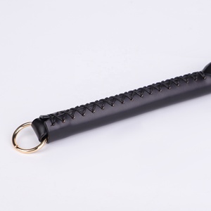 Macaron en cuir véritable fessée Paddle - BDSM Sensation Whip pour jeu adulte - Product Image 3