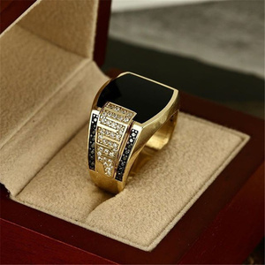 Punk Herrenringe Vintage Rechteckige Geometrie-Ringe Glitzernde Diamantringe für Männer - Product Image 2