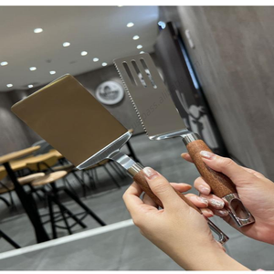 Spatule de cuisine professionnelle en acier inoxydable Syh259 pour barbecue et pizza, avec manche en bois – Nouveauté 2024 pour la maison et la cuisine (vente en gros) - Product Image 3