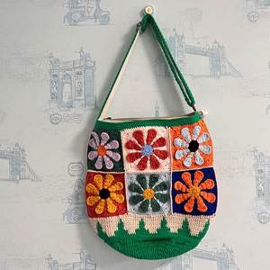 Bolso Cuadrado Tejido a Mano con Hilo de Algodón 100% Leche, Accesorio de Moda para Compras Diarias y Otros Escenarios - Product Image 3