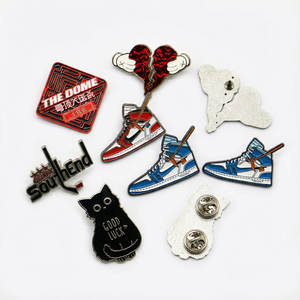 Insignias de Esmalte Cristianas y Católicas Personalizadas - Cruz, Fe, Insignias Religiosas para Grupos de Iglesia y Venta al por Mayor - Product Image 1