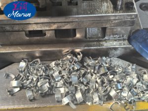 Máquina para Fabricar Clips de Alambre de Púas Galvanizado, Precio Competitivo - Product Image 6