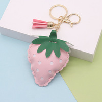 Mignon fraise cuir porte-clés pendentif cartable accessoires fruits fraise PU cuir femmes sac avec pendentif porte-clés