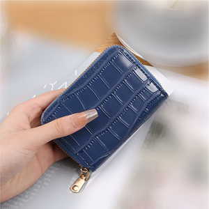 Porte-cartes mini tendance pour femmes avec imitation peau de crocodile et disposition intérieure haute capacité - Product Image 6