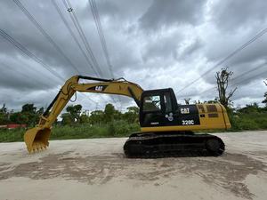 Excavatrice Caterpillar 320CL d'occasion prête à être expédiée, stable, puissante et robuste, pour la régulation des rivières et la construction de fondations - Product Image 6