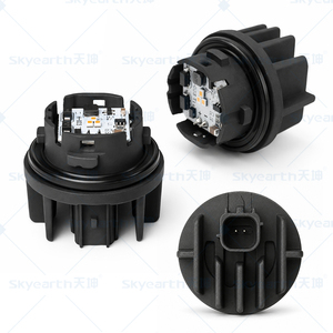 Luz Trasera LED de Repuesto para Automóvil, Tipo Enchufe Ámbar de 2 Pines, Carcasa de Plástico, 760LM, 6.8W, Modelo L15-024 - Product Image 3