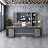 Bureau de direction moderne de luxe de grande taille, de couleur foncée, personnalisable, avec un grand plateau et un cabinet