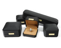 Boîtes d'emballage pour ensembles de bijoux en cuir ultra-fin noir à logo personnalisé EVERWIN, vente en gros, modèle 05, fermeture à boucle