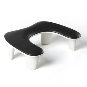 หมอนรองมือทำเล็บแบบพกพา วัสดุหนัง PU พร้อมฐานพลาสติก สำหรับงานทำเล็บ - Product Image 1
