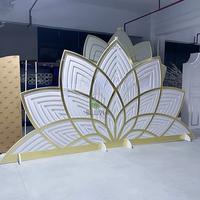 Stand Backdrop Akrilik Bentuk Teratai untuk Dekorasi Pernikahan, Latar Belakang Aula Hotel untuk Panggung