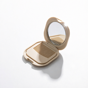 Ensemble peigne et miroir miniatures compacts pour les soins quotidiens de la peau, tous types de peau, formule K Beauty - Product Image 1