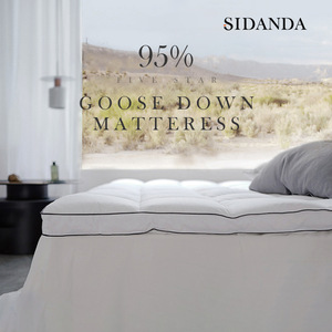 Surmatelas en duvet de canard Sidanda 95% duvet blanc hongrois extra doux hypoallergénique style scandinave - Product Image 1
