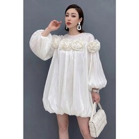 Nouvelle Robe Mini Été 2026 en Gros, Motif Floral 3D Brillant, Chic à la Française, Manches Bouffantes, Style Babydoll, Élégante Robe de Soirée Rose