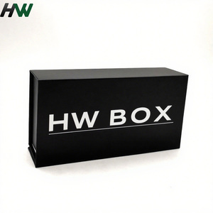 Caja de Regalo Magnética Plegable y Reciclable Personalizada con Grabado y Laminado Mate para Empaque de Ropa - Product Image 1
