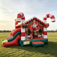 Structure gonflable personnalisée de Noël avec toboggan et trampoline pour événements