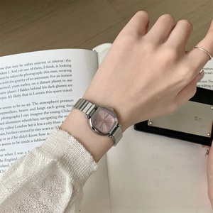 นาฬิกาข้อมือผู้หญิงทรงเหลี่ยม สายสแตนเลส ดีไซน์เรียบง่าย สีเงิน สีทอง ระบบควอตซ์ สไตล์มินิมอล ลดราคาพิเศษ - Product Image 6