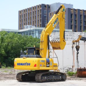 Excavatrice Komatsu PC200 d'origine Japon, 20 tonnes, sur chenilles, occasion, composants essentiels, moteur, vente de matériel de construction, modèle 2024, 1 exemplaire - Product Image 6