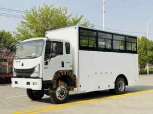Nuevo Autobús Personalizable en Oferta, <span class=keywords><strong>HOWO</strong></span> <span class=keywords><strong>4x4</strong></span> de 20-30 Plazas, Minibús/Jeepney/Autocar/Furgoneta con Buen Precio - Product Image 3