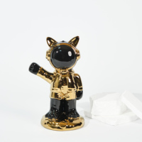 Nouvel arrivage de statue d'astronaute plaqué or noir décoration de bureau créative ornements en céramique