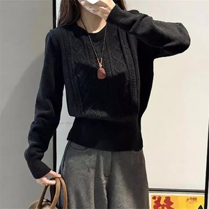 Un nuovo maglione coreano a collo tondo e maniche lunghe intrecciate per donna, autunnale e invernale, dallo stile rilassato e alla moda. - Product Image 4