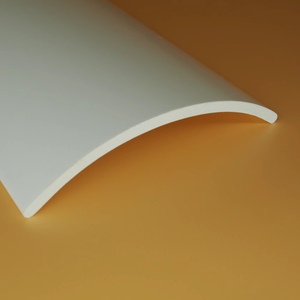 Poste Marcador de Borde de PVC/UPVC Curvo para Uso en Exteriores, Delineador de Tráfico Duradero y Ecológico - Product Image 1