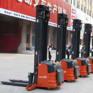 गर्म बिक्री छोटे इलेक्ट्रिक पैलेट स्टेकर 2टन 3 मीटर बैटरी खड़ी-ऑन प्रकार फुल इलेक्ट्रिक बैटरी - Product Image 1