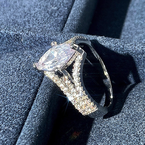 Anello Geometrico Impilabile Marquise, Design Creativo per Donne - Product Image 3