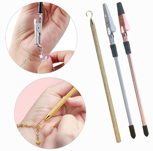 Alicates multifunción para pulsera con soporte para Clip de notas para ayudar a las manos a sujetar y enganchar lazos, cierres de reloj, cremalleras - Product Image 2