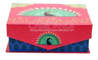 Boîte cadeau décorative en carton texturé paon vide pour mithai, avec fermeture magnétique