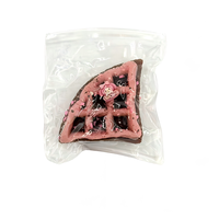 Jouet sensoriel anti-stress souple en TPR en forme de gaufre triangulaire aux fruits, mignon, en forme de dessert, unisexe pour adolescents et adultes