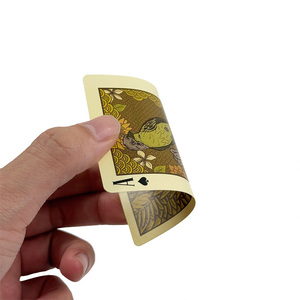 Juego <span class=keywords><strong>de</strong></span> naipes <span class=keywords><strong>de</strong></span> papel ecológico Tarjeta <span class=keywords><strong>de</strong></span> póquer <span class=keywords><strong>de</strong></span> lujo <span class=keywords><strong>con</strong></span> núcleo negro impermeable Logotipo <span class=keywords><strong>de</strong></span> impresión personalizado - Product Image 2