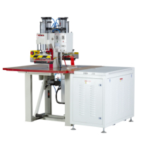Machine de soudage haute fréquence pneumatique à double tête 8KW pour le marquage en relief des logos de voitures