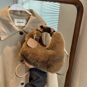 กระเป๋าถือแฟชั่นขนปุยราคาถูกสไตล์ใหม่ประจำฤดูใบไม้ร่วงและฤดูหนาวสำหรับสุภาพสตรี - Product Image 4