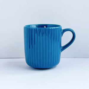 Taza <span class=keywords><strong>de</strong></span> cerámica verde oscuro brillante con nervaduras verticales, taza <span class=keywords><strong>de</strong></span> café <span class=keywords><strong>de</strong></span> gres con cuerpo recto acanalado, para comercio mayorista - Product Image 3