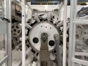 अच्छी तरह से इस्तेमाल किया हुआ डायपर बनाने के लिए मशीन पूरी तरह से स्वचालित सेकंड हैंड बेबी डायपर मशीन - Product Image 2