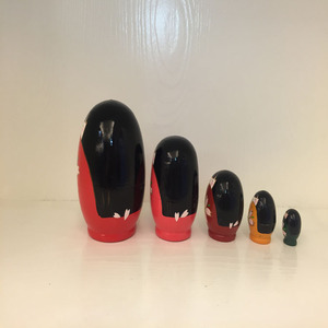 Traje japonés de madera muñeca juegos de 5 capas de Navidad pintada a mano Santa anidando muñeca Navidad manualidades al por mayor Matryoshka - Product Image 3