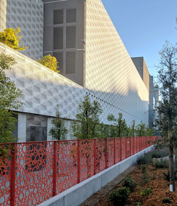 Paneles de <span class=keywords><strong>hierro</strong></span> para privacidad de jardín, cercado decorativo doble de lujo para el hogar, puertas y cercas para patios delanteros - Product Image 2