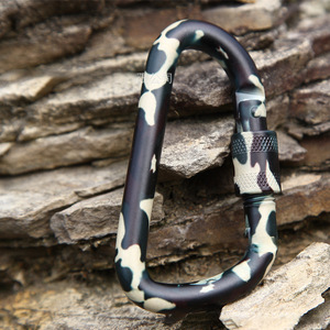 Mousqueton à double verrouillage en alliage d'aluminium 7 cm, activités de plein air, usage universel, motif camouflage - Product Image 1