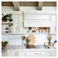 Vermonhouzz Vente en gros d'armoires de cuisine modernes bicolores avec crédence noire et accents en laiton pour la construction
