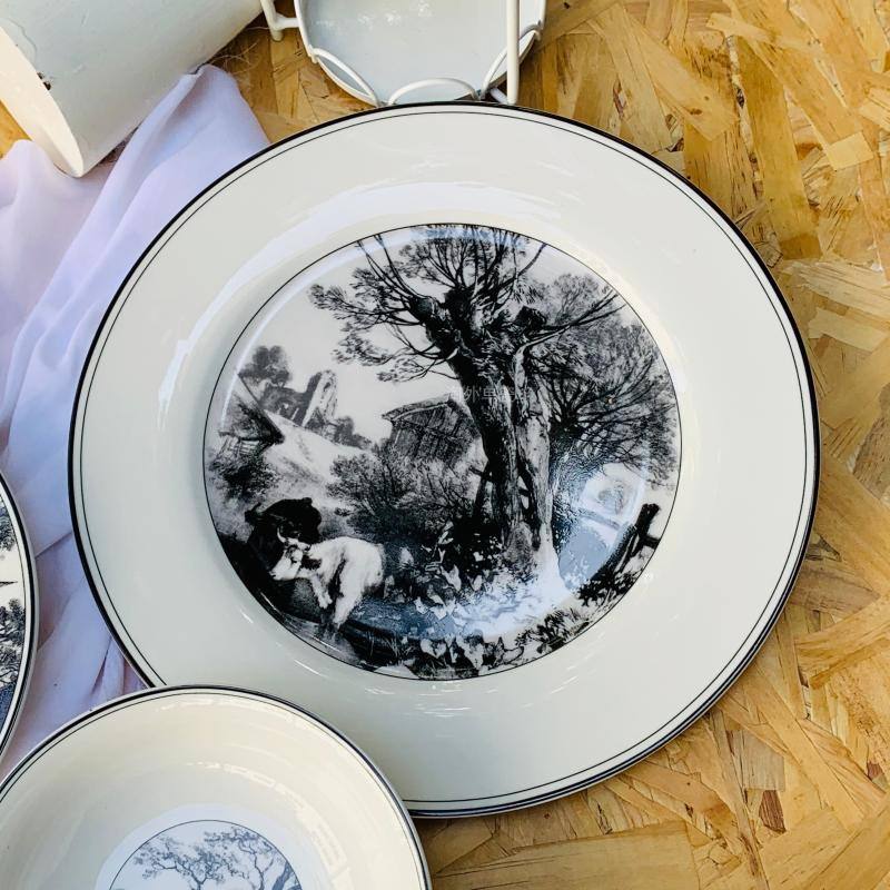 Black-and-white 10.5 inch