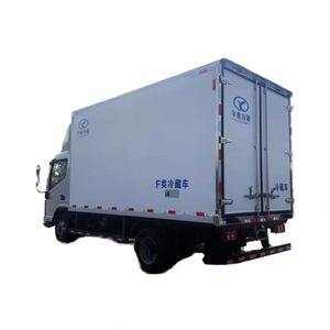 Camion frigorifique JAC de 4,2 mètres - Utilisé pour le transport de légumes et de viande - À vendre - Product Image 1