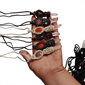 Collar colgante de macramé hecho a mano con bisel de cuarzo natural, estilo bohemio, joyería unisex para uso diario. - Product Image 1