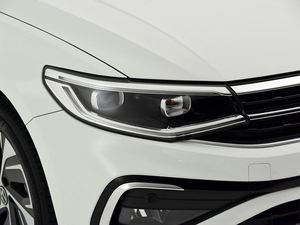 V W Bora, une <span class=keywords><strong>petite</strong></span> <span class=keywords><strong>berline</strong></span>, 1,5 L, intérieur spacieux, économique en carburant, économique et pratique, avec des pièces détachées peu coûteuses. Voitures chinoises - Product Image 5