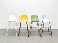 Tabouret de bar design moderne en vente chaude, chaise colorée à pieds hauts en plastique, mobilier de restaurant et de café pour l'extérieur, jardin, salle à manger