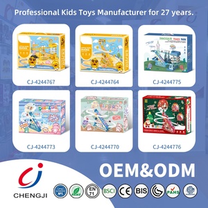 Chengji tự làm đường sắt đua theo dõi điện nhỏ vịt leo cầu thang Bộ Giáo dục Pin hoạt động ánh sáng âm nhạc vịt trượt Đồ chơi - Product Image 6