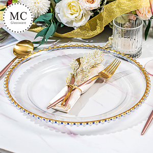 Pratos Decorativos Redondos de Plástico Dourados com Borda de Pérolas para Servir em Festas e Eventos - Product Image 2