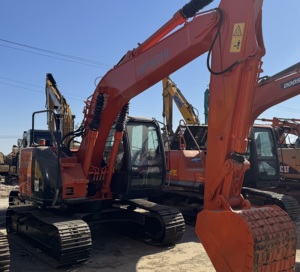 Excavadora de orugas de caucho de tamaño mediano, 92% nueva, de alta calidad, Hitachi ZX135 ZX130, equipo de construcción a bajo precio, 13.5 toneladas, 12 toneladas - Product Image 1