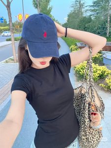 เสื้อยืดผู้หญิงทรงเข้ารูป ไร้ตะเข็บ เสื้อโยคะสั้น สาวเปรี้ยว เซ็กซี่ กระชับ ระบายอากาศดี เหมาะสำหรับออกกำลังกาย วิ่ง และเล่นกีฬา - Product Image 5