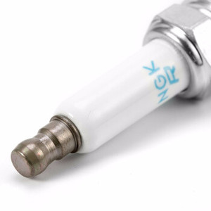 Pièces automobiles NGK autorisées à la vente de bougies d'allumage d'origine authentiques 4288 PLKR7A OEM 112120034097 12120035531 pour JEEP - Product Image 6